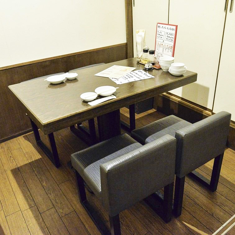 テーブル 4名様×1